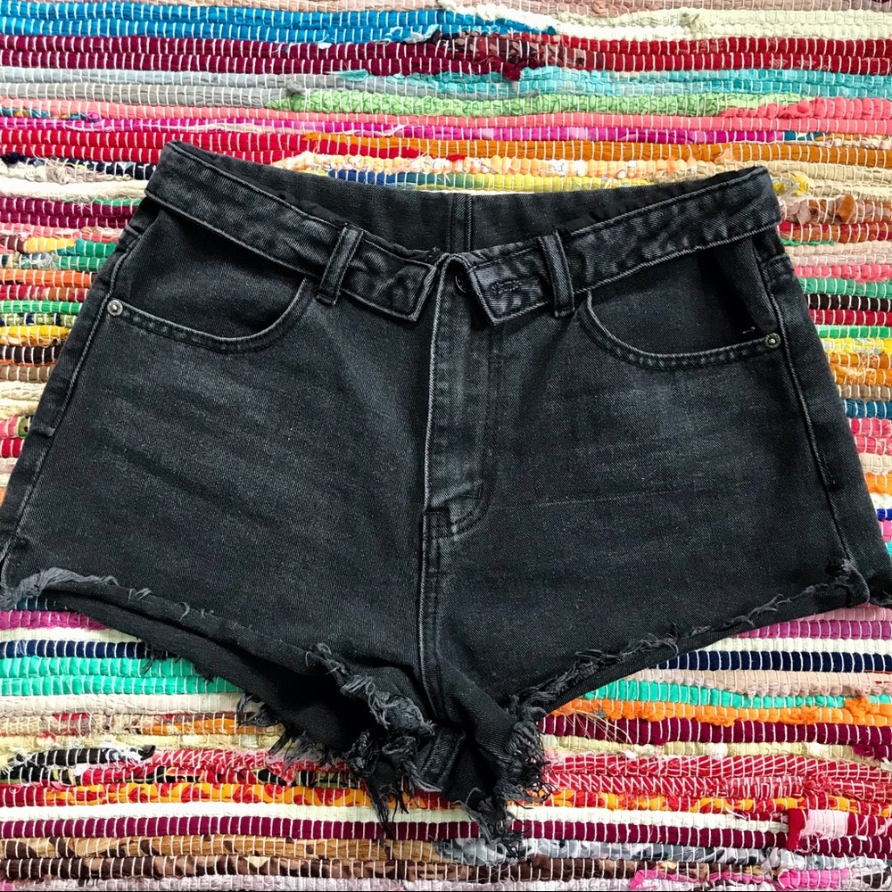 SHEIN ~ Cutoff jeans shorts high waist black